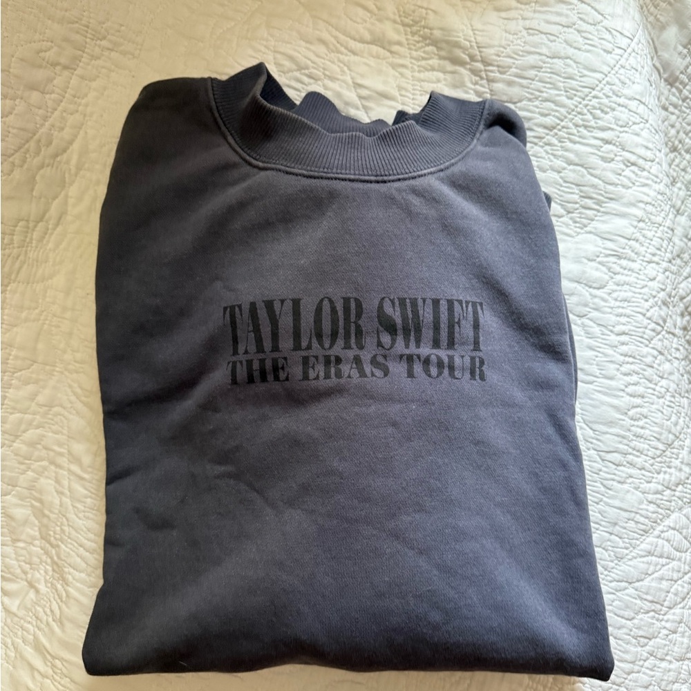 Taylor Swift Black Crew Neck Sweater